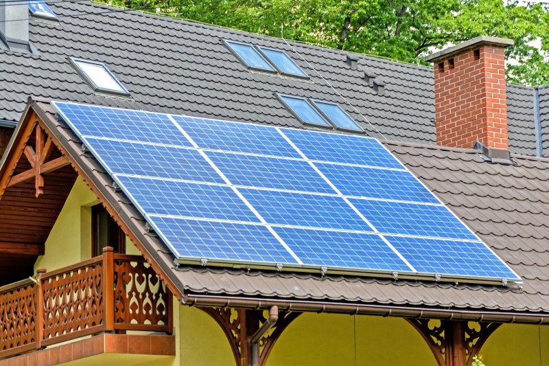 chauffagiste-GATTIERES-min_solar-panels-1477987